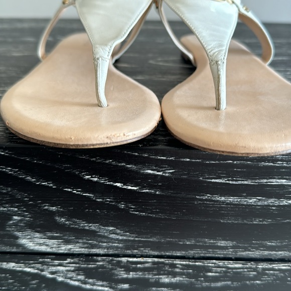 Karl Lagerfeld Brezin white sandals with Gold Lagerfeld Paris logo. - Picture 4 of 6